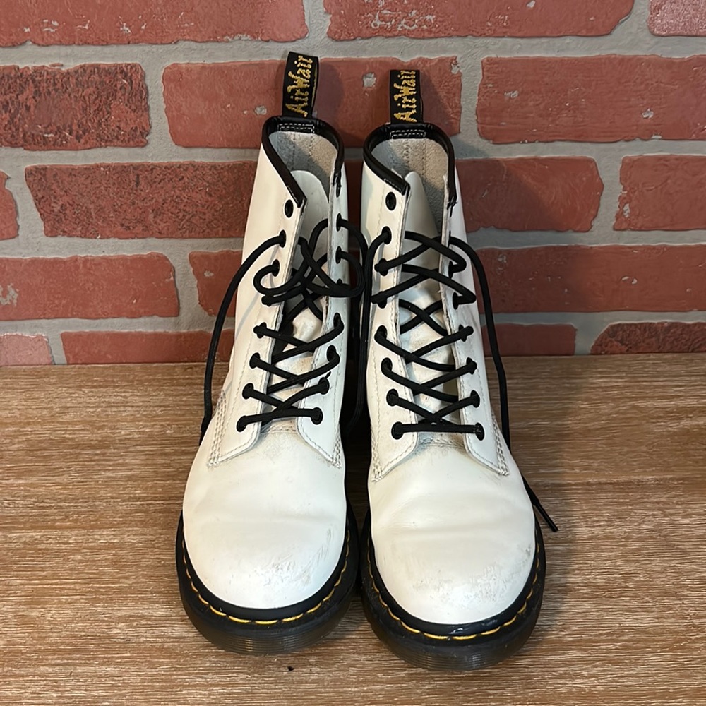 Dr. Martens Air Wair 1460 Smooth White Leather Lace Up Boots - Size 9